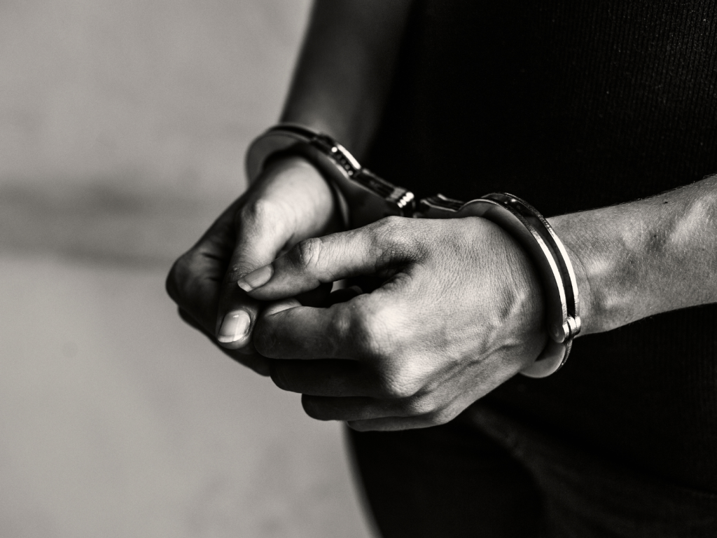 高雄刑事律師-刑事案件的囚犯